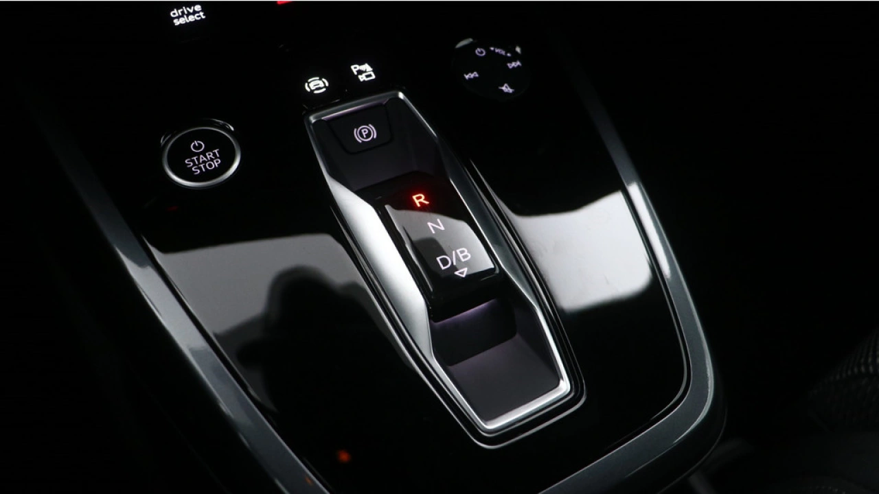 Audi Q4 e-tron 45 quattro S Edition 82 kWh| Assistentie Plus | Zwart optiek | Carplay |