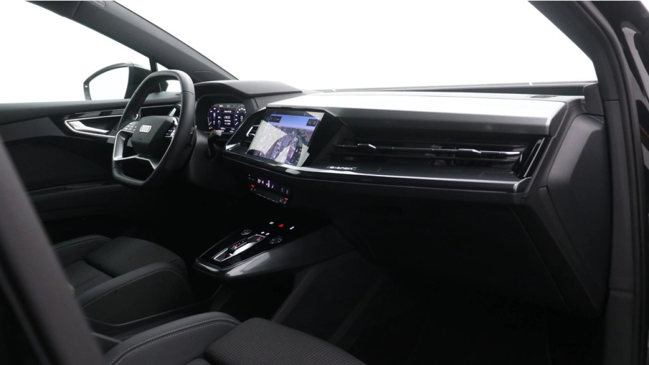 Audi Q4 e-tron 45 quattro S Edition 82 kWh| Assistentie Plus | Zwart optiek | Carplay |