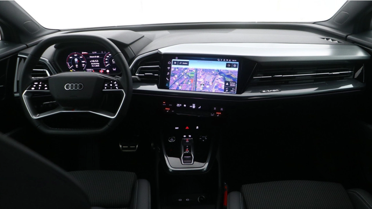 Audi Q4 e-tron 45 quattro S Edition 82 kWh| Assistentie Plus | Zwart optiek | Carplay |