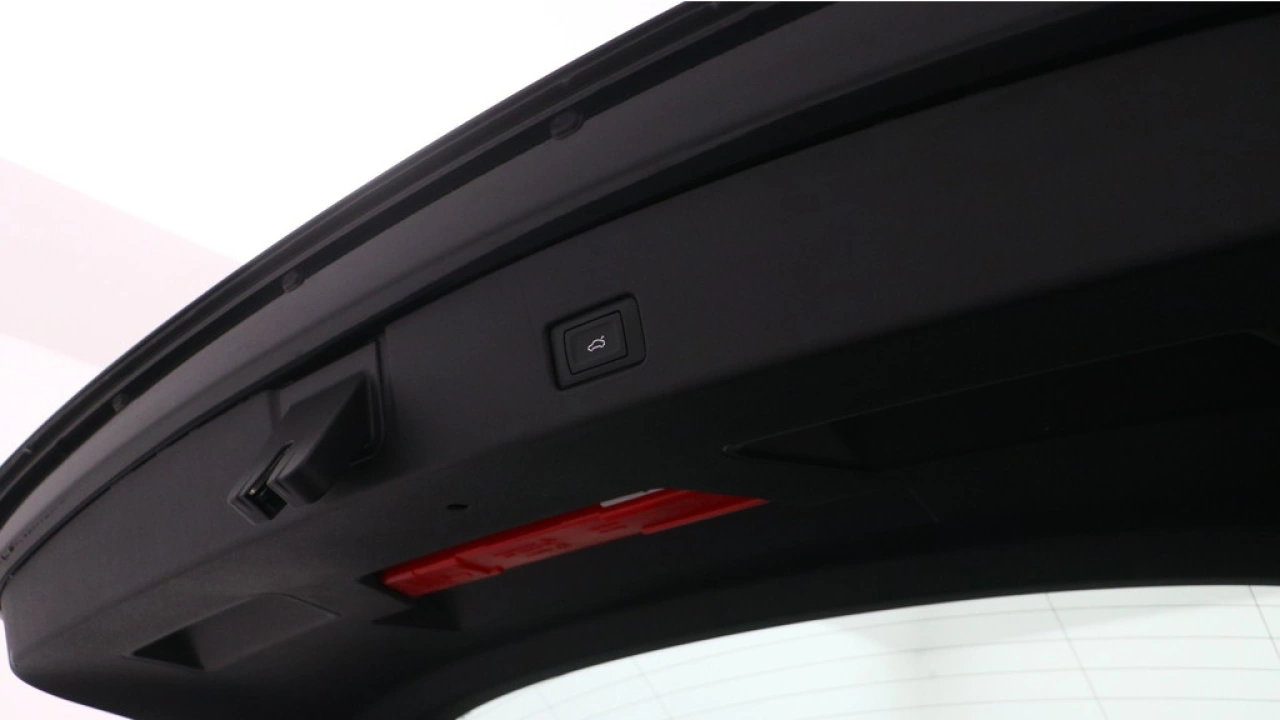 Audi Q4 e-tron 45 quattro S Edition 82 kWh| Assistentie Plus | Zwart optiek | Carplay |