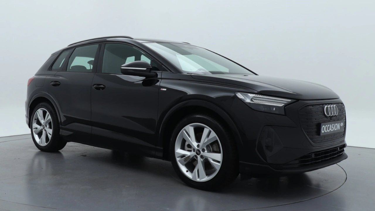 Audi Q4 e-tron 45 quattro S Edition 82 kWh| Assistentie Plus | Zwart optiek | Carplay |