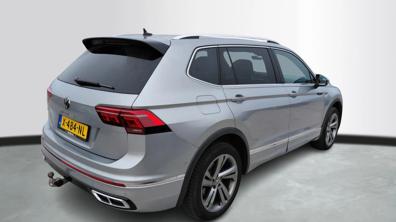 Volkswagen Tiguan Allspace 1.5 TSI R-Line Business 7p. | Trekhaak | Binnenkort beschikbaar |