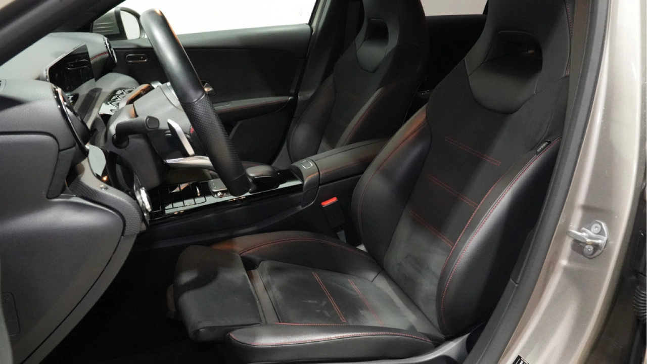 Mercedes-Benz A-Klasse 180 Business Solution AMG