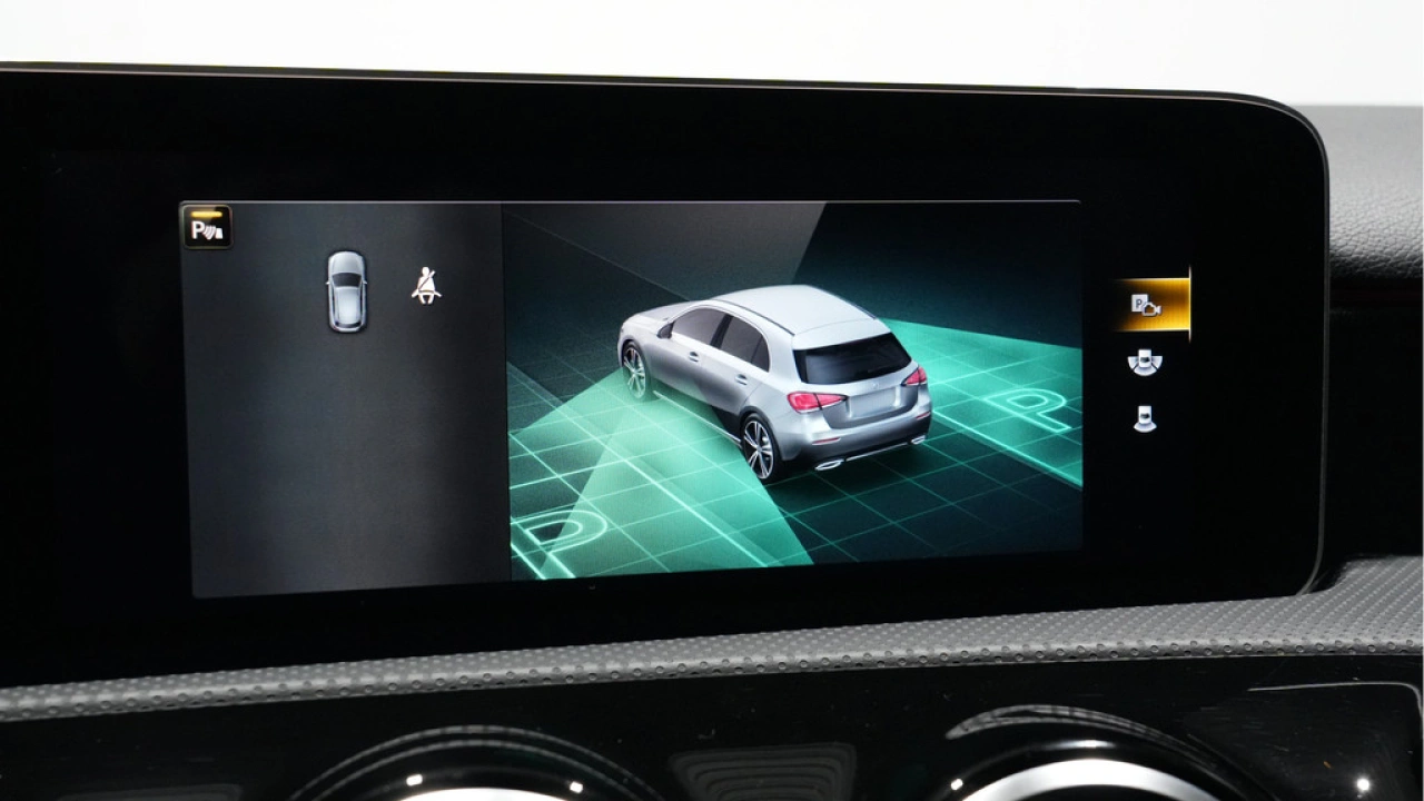 Mercedes-Benz A-Klasse 180 Business Solution AMG