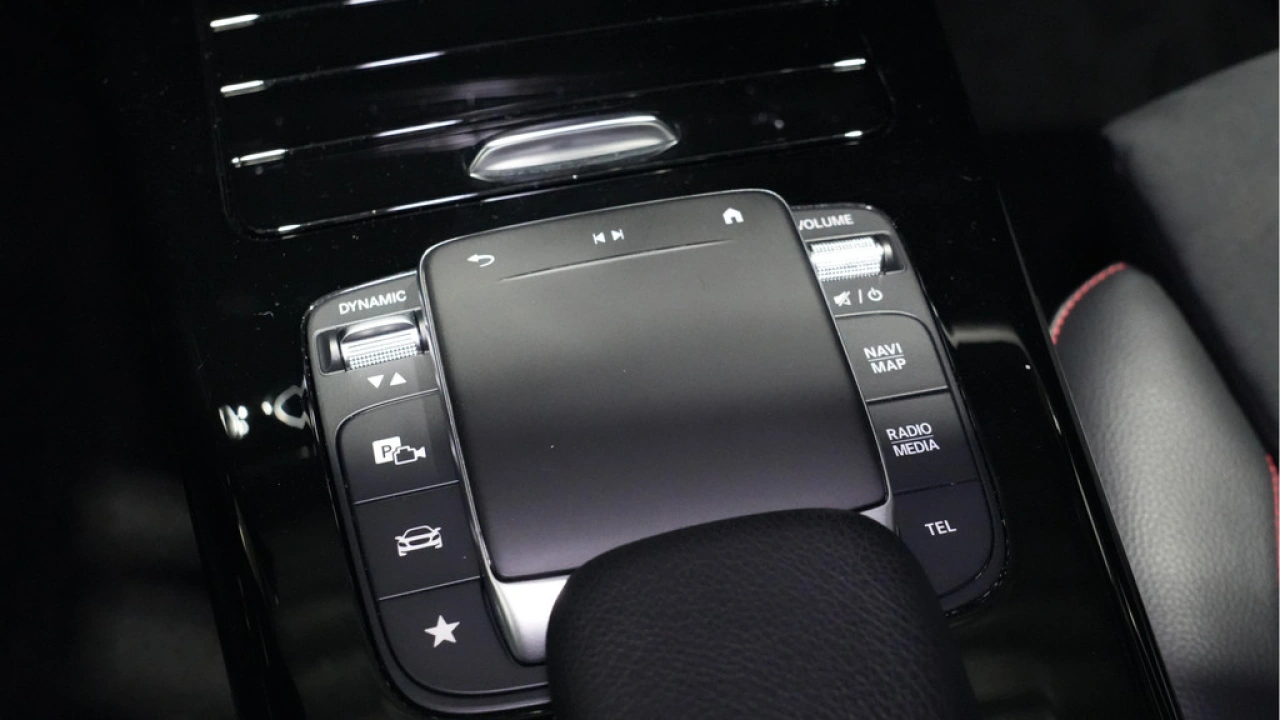 Mercedes-Benz A-Klasse 180 Business Solution AMG