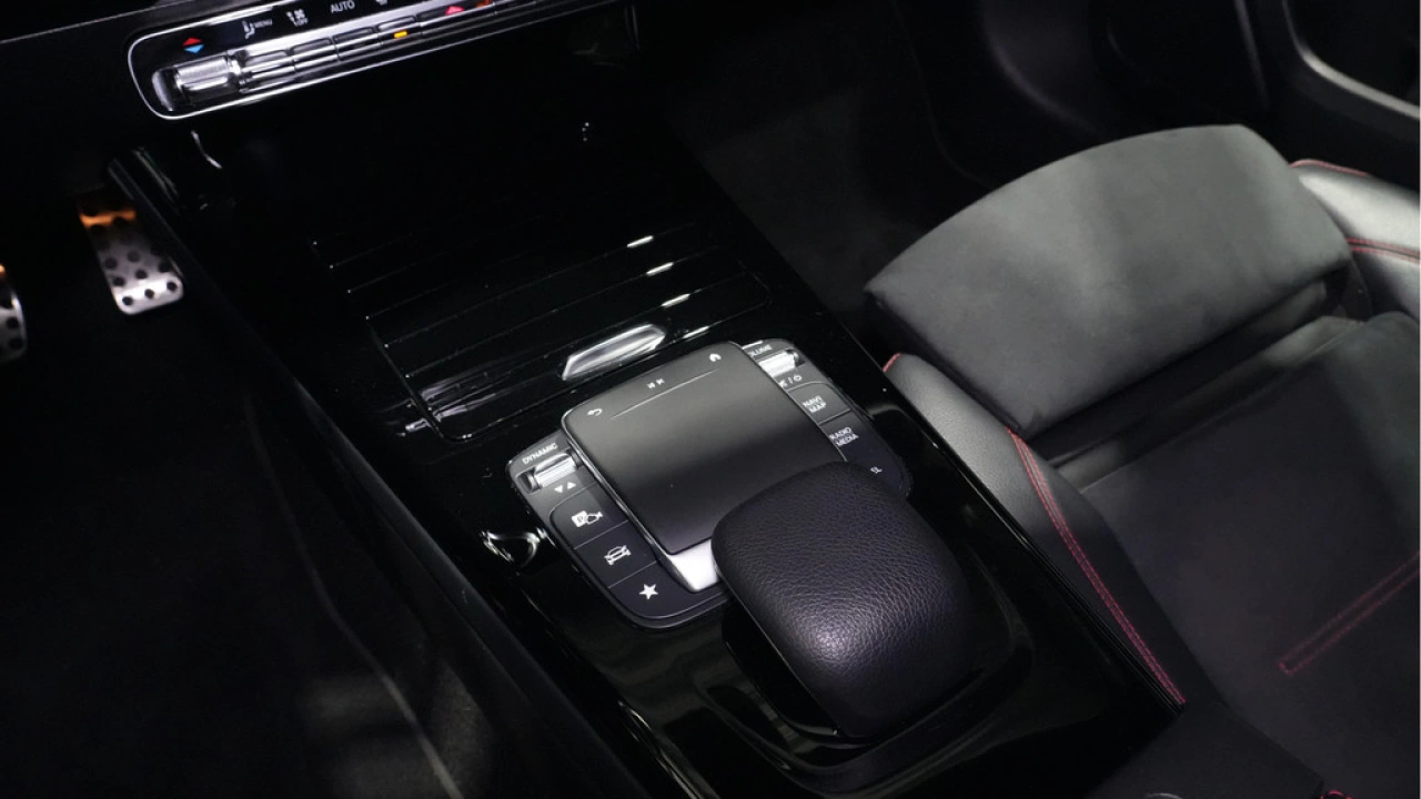 Mercedes-Benz A-Klasse 180 Business Solution AMG