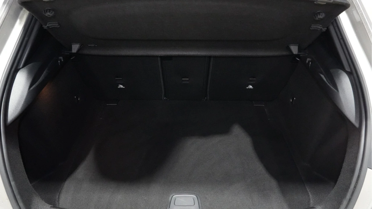 Mercedes-Benz A-Klasse 180 Business Solution AMG