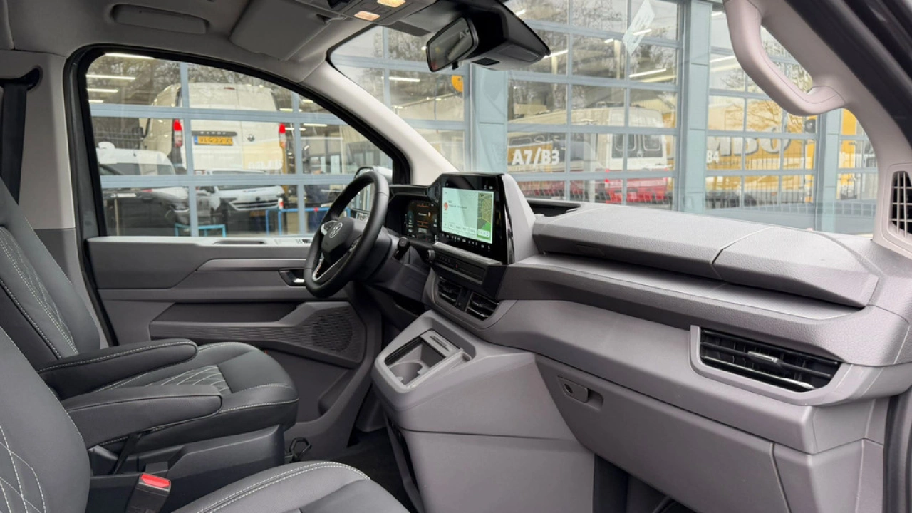 VW Bedrijfswagens Transporter Dubbel Cabine L2H1 2.0 TDI 170pk Automaat Bulli