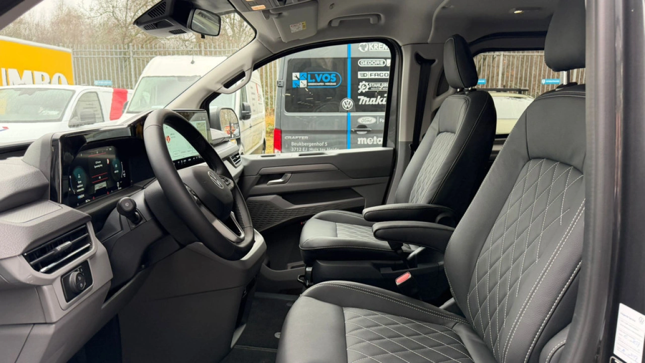 VW Bedrijfswagens Transporter Dubbel Cabine L2H1 2.0 TDI 170pk Automaat Bulli