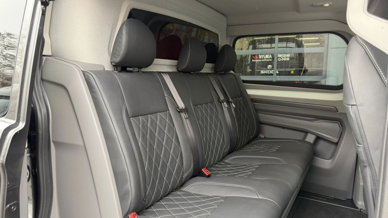 VW Bedrijfswagens Transporter Dubbel Cabine L2H1 2.0 TDI 170pk Automaat Bulli