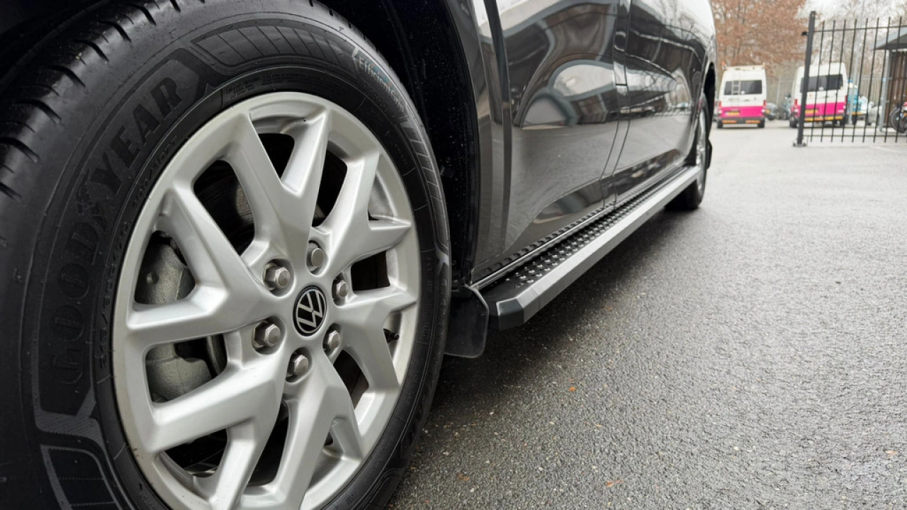 VW Bedrijfswagens Transporter Dubbel Cabine L2H1 2.0 TDI 170pk Automaat Bulli