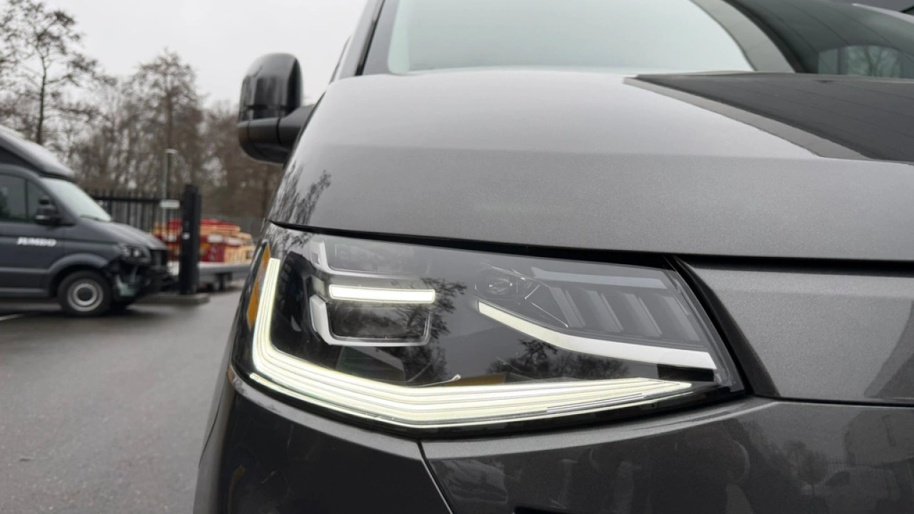 VW Bedrijfswagens Transporter Dubbel Cabine L2H1 2.0 TDI 170pk Automaat Bulli