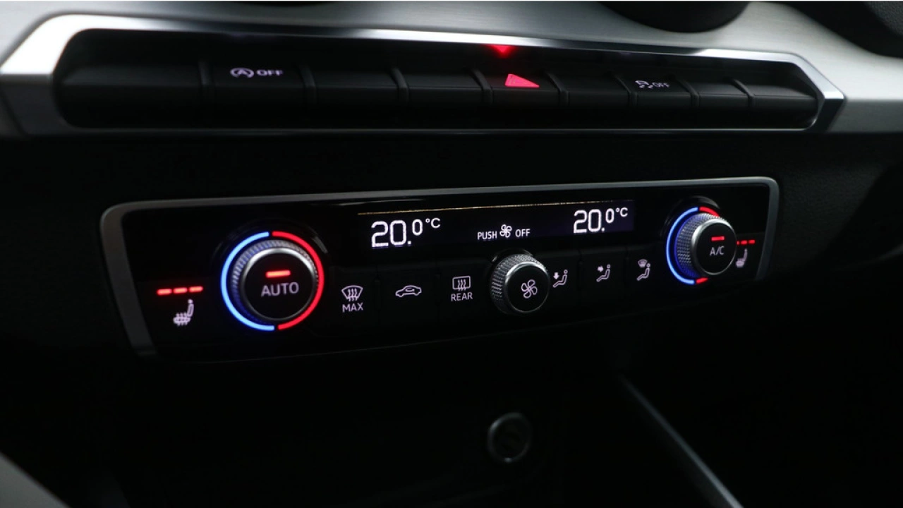 Audi Q2 35 TFSI S Edition | Panoramadak | Carplay | Stoelverwarming | Adapt. Cruise |