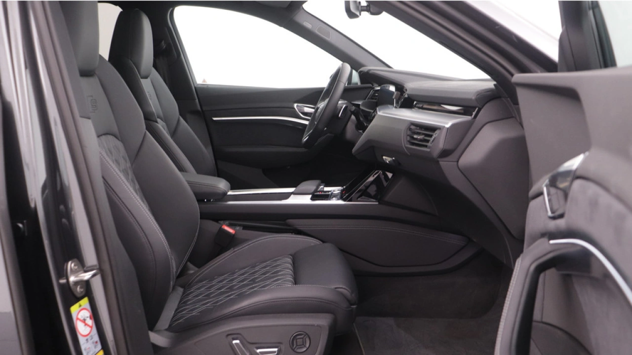 Audi e-tron Sportback S Quattro | Panoramadak | Head up | B&O | Supersport stoelen | 22