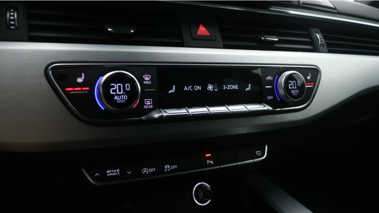 Audi A4 Avant 40 TFSI 191PK Launch edition Sport | Camera | Stoelverwarming |