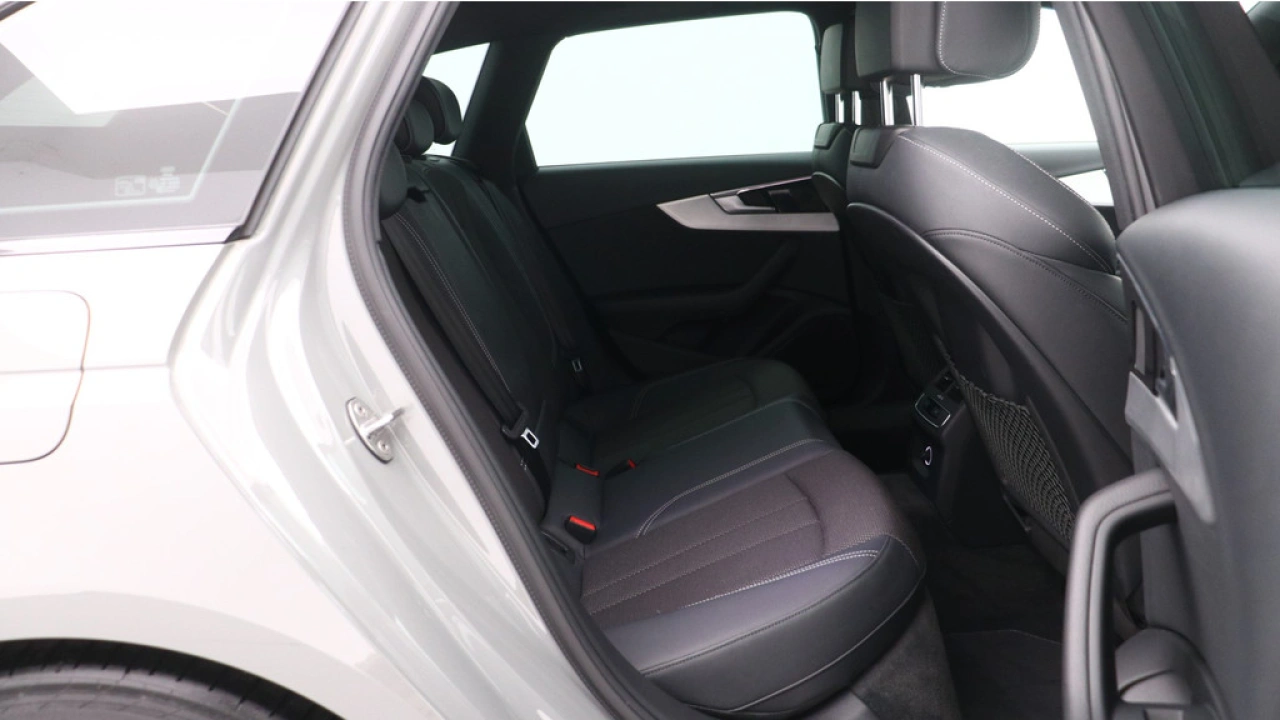 Audi A4 Avant 40 TFSI 191PK Launch edition Sport | Camera | Stoelverwarming |