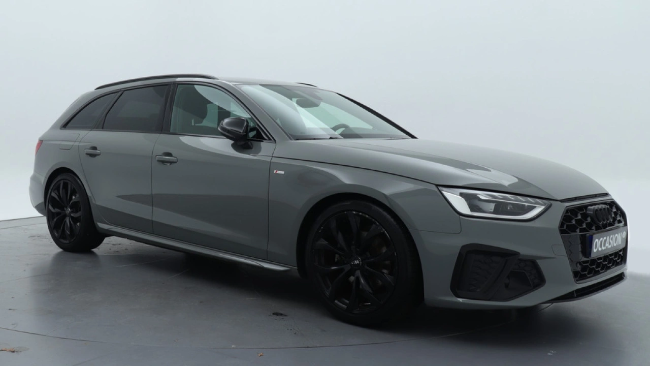 Audi A4 Avant 40 TFSI 191PK Launch edition Sport | Camera | Stoelverwarming |