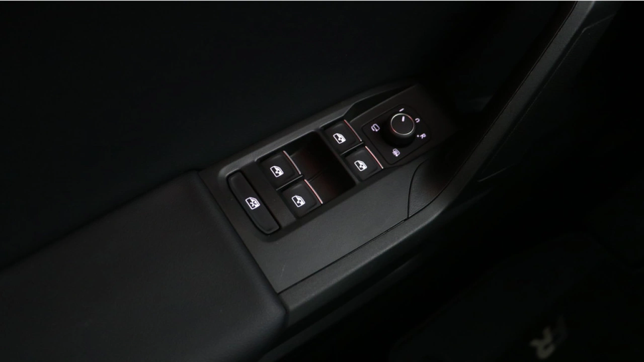 SEAT Leon 1.0 TSI FR Business