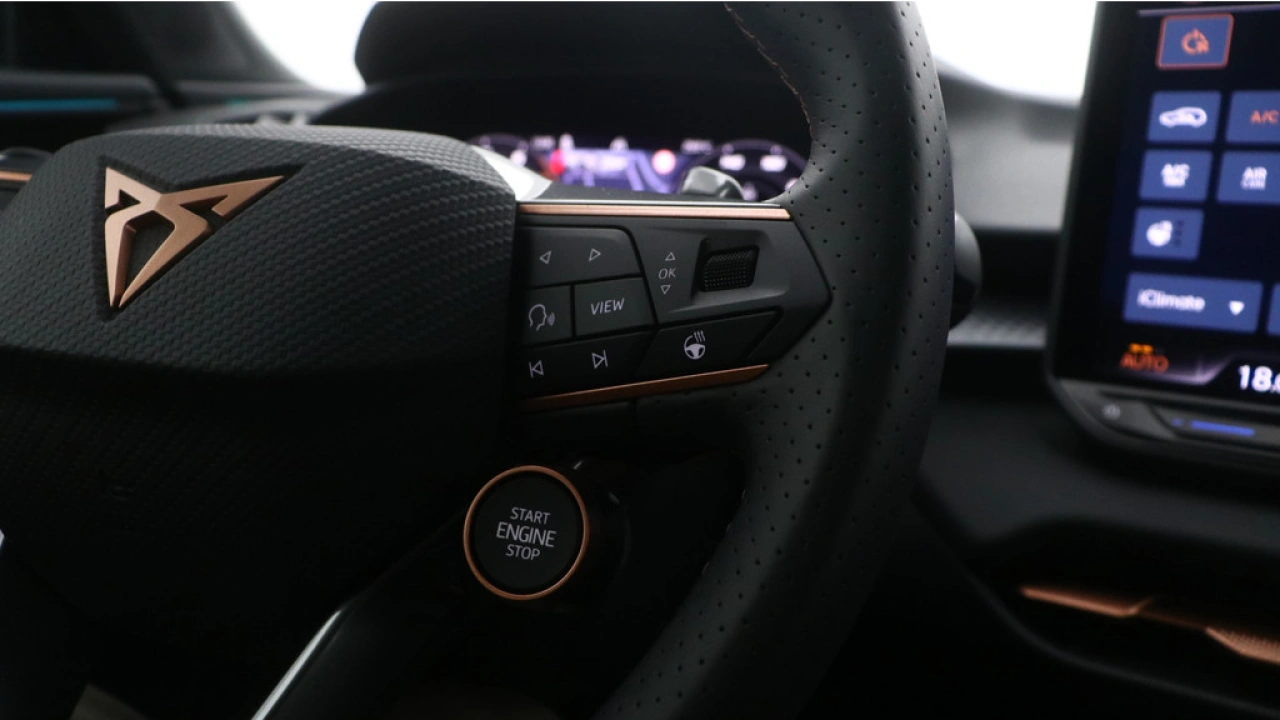 CUPRA Terramar 1.5 TSI e-Hybrid VZ America's CUP / Demonstratieauto