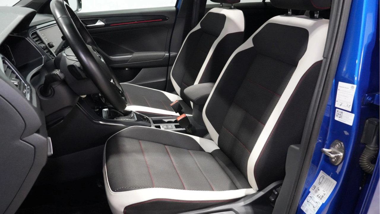 Volkswagen T-Roc 1.5 TSI 150pk Automaat Sport Executive Advance