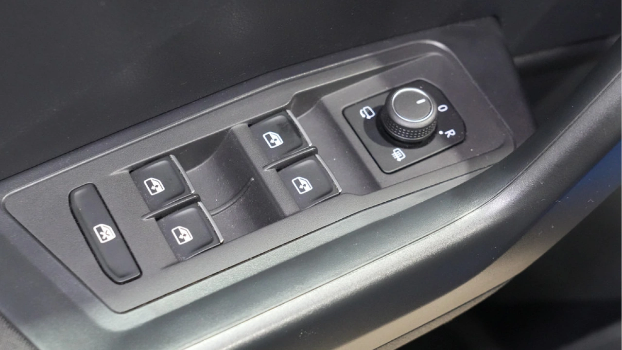 Volkswagen T-Roc 1.5 TSI 150pk Automaat Sport Executive Advance