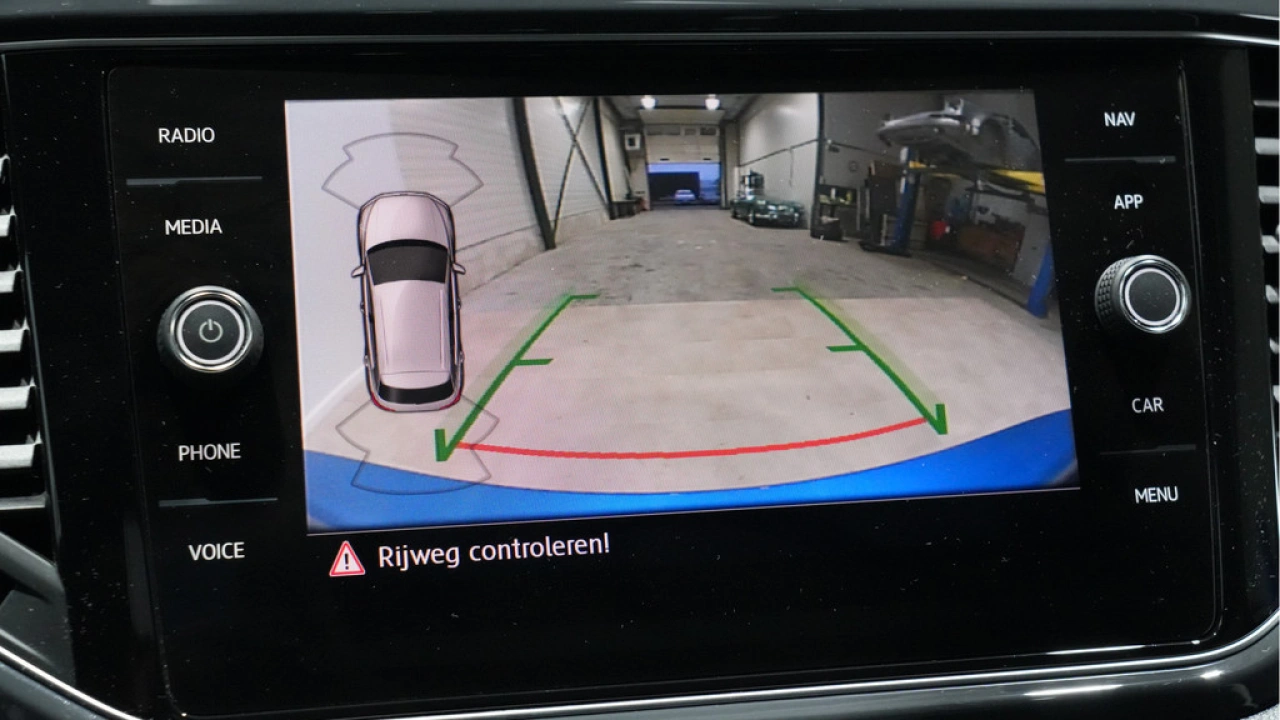 Volkswagen T-Roc 1.5 TSI 150pk Automaat Sport Executive Advance