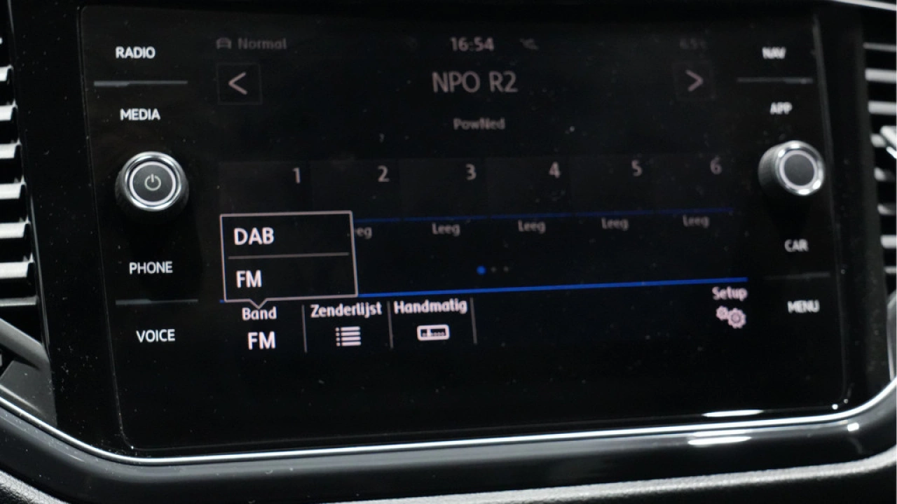 Volkswagen T-Roc 1.5 TSI 150pk Automaat Sport Executive Advance