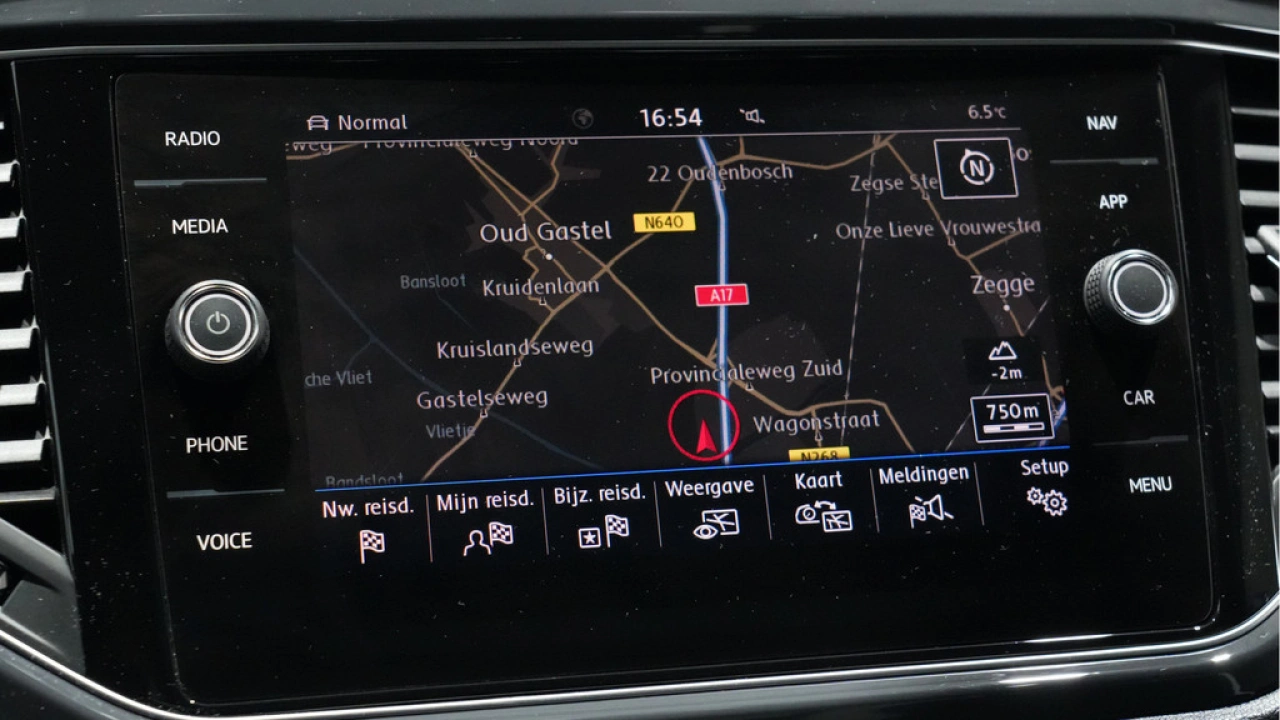 Volkswagen T-Roc 1.5 TSI 150pk Automaat Sport Executive Advance