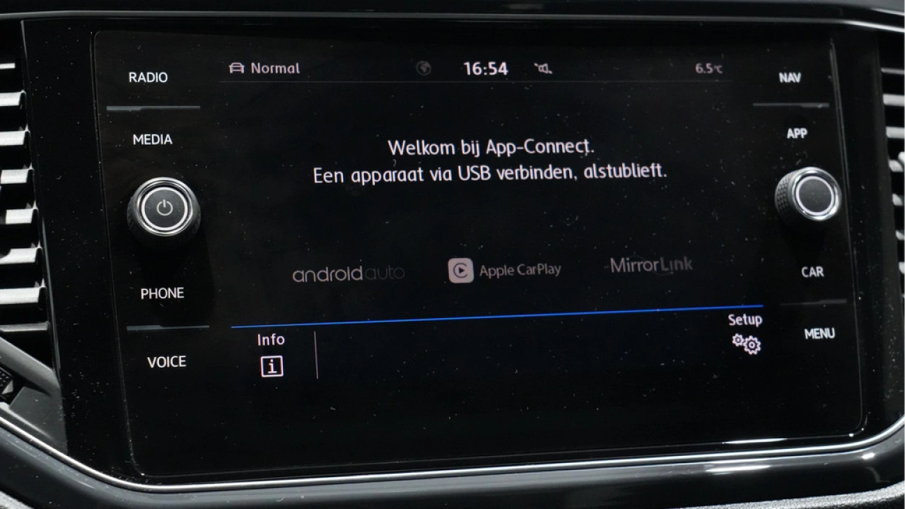 Volkswagen T-Roc 1.5 TSI 150pk Automaat Sport Executive Advance