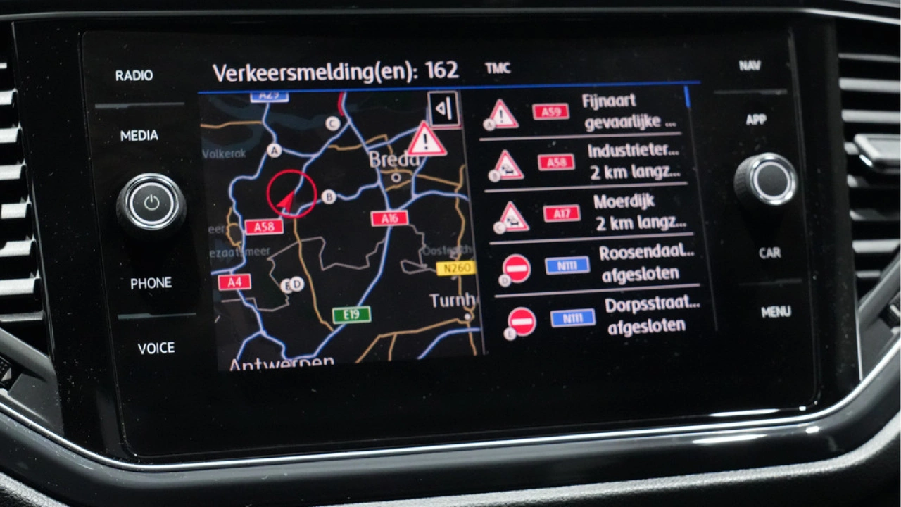 Volkswagen T-Roc 1.5 TSI 150pk Automaat Sport Executive Advance