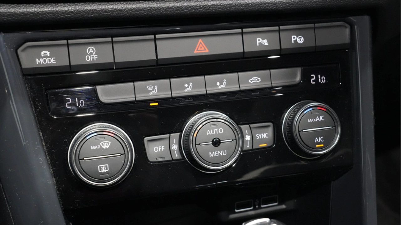 Volkswagen T-Roc 1.5 TSI 150pk Automaat Sport Executive Advance