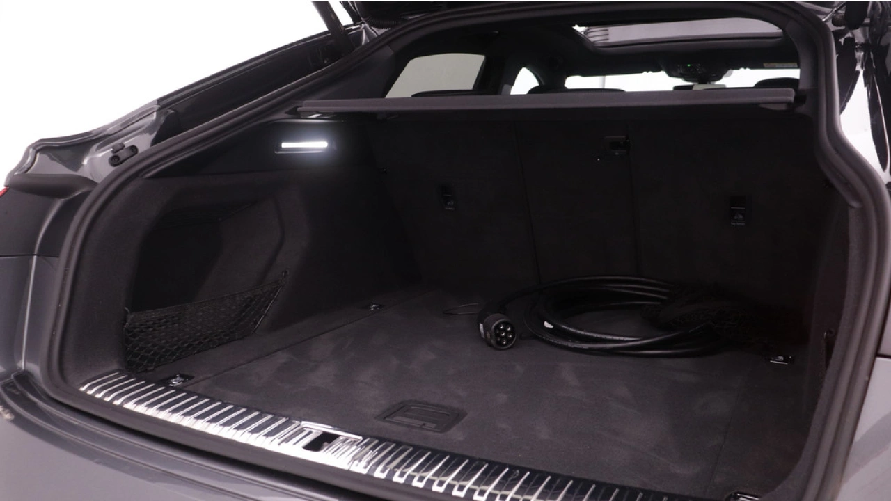 Audi e-tron Sportback S 500 pk Quattro | Panoramadak | Head up | B&O | Supersport stoelen | 22