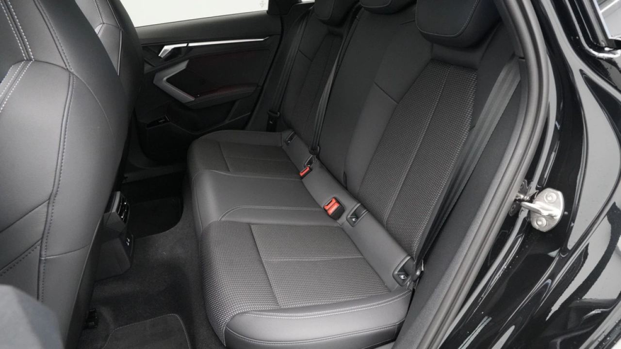 Audi A3 Limousine 30 TFSI S edition