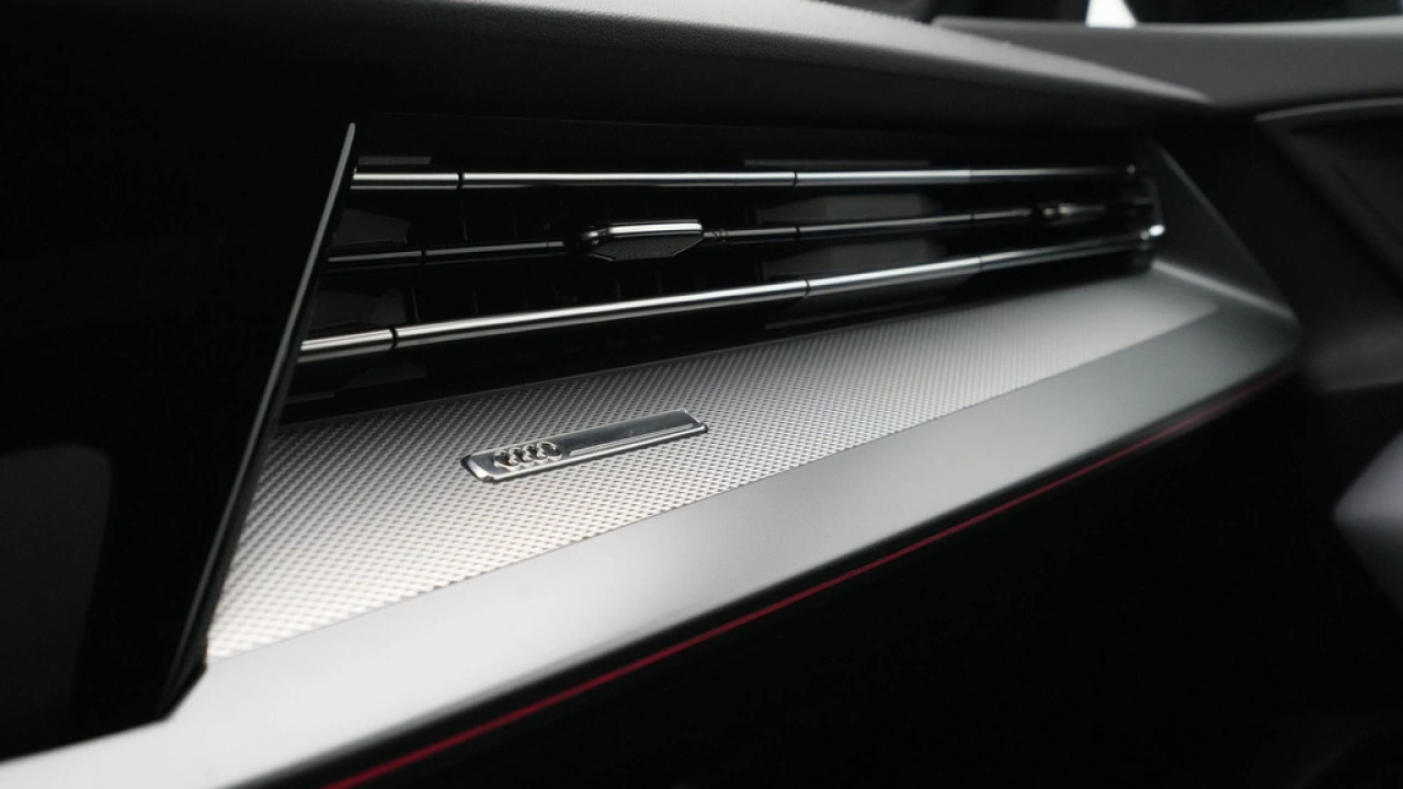 Audi A3 Limousine 30 TFSI S edition