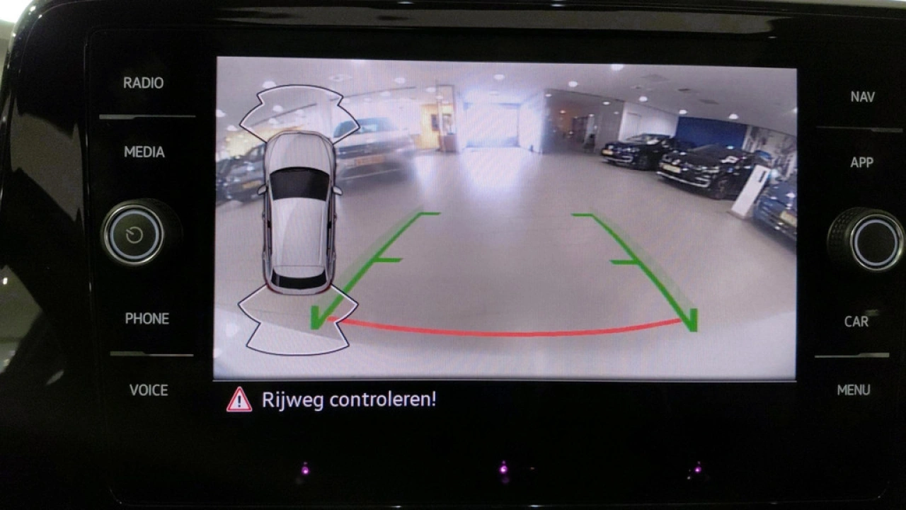 Volkswagen T-Roc 1.5 TSI Automaat | R-Line | Black Style | Panoramadak |