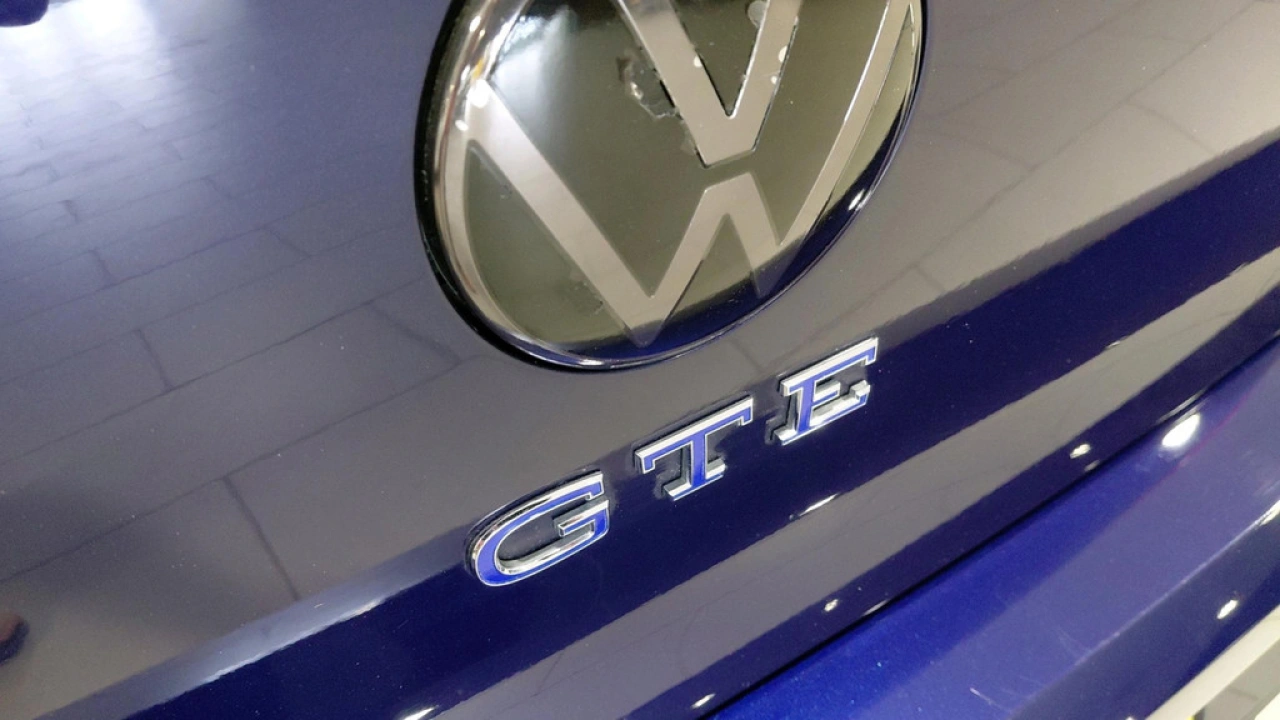 Volkswagen Golf GTE 1.4 eHybrid | Panoramadak | Camera | Head-Updisplay | LED Matrix |