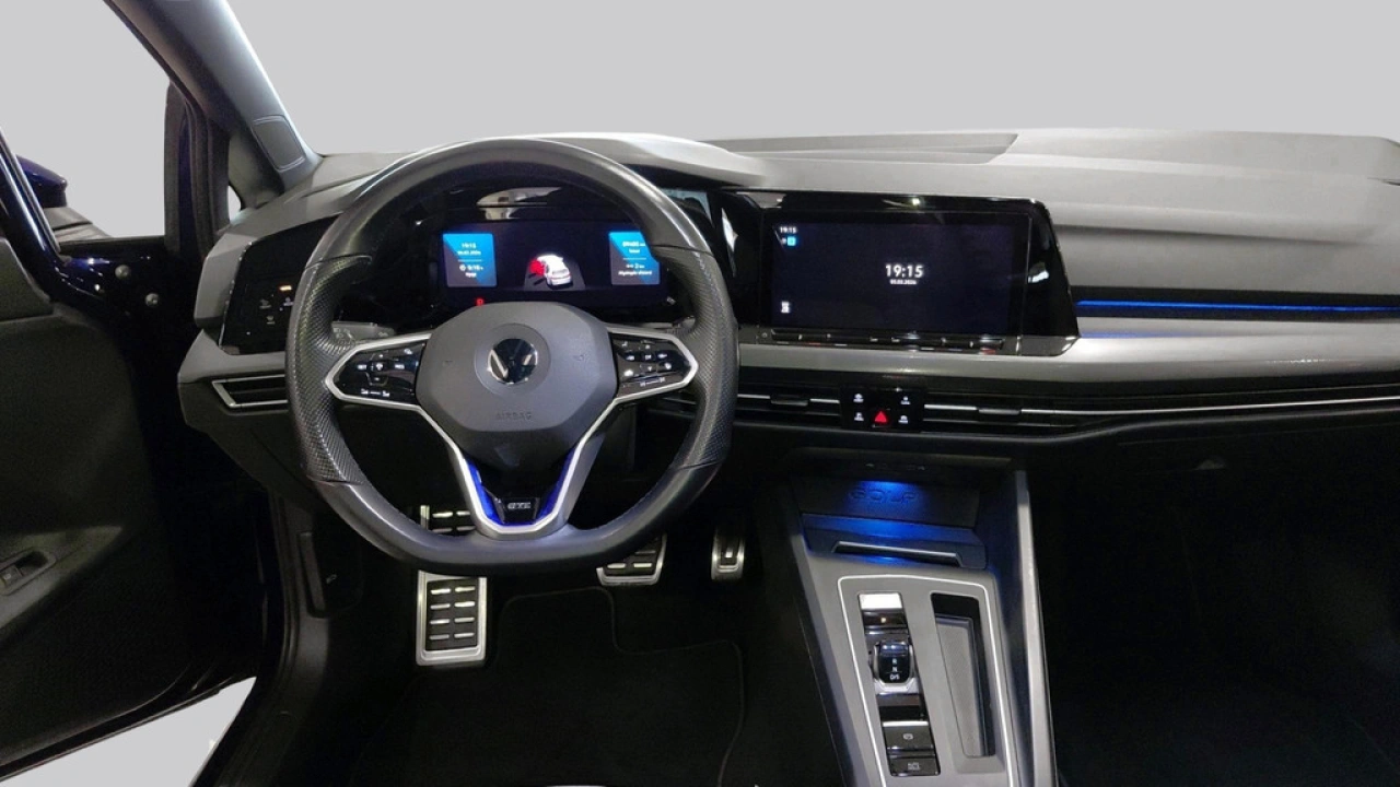 Volkswagen Golf GTE 1.4 eHybrid | Panoramadak | Camera | Head-Updisplay | LED Matrix |
