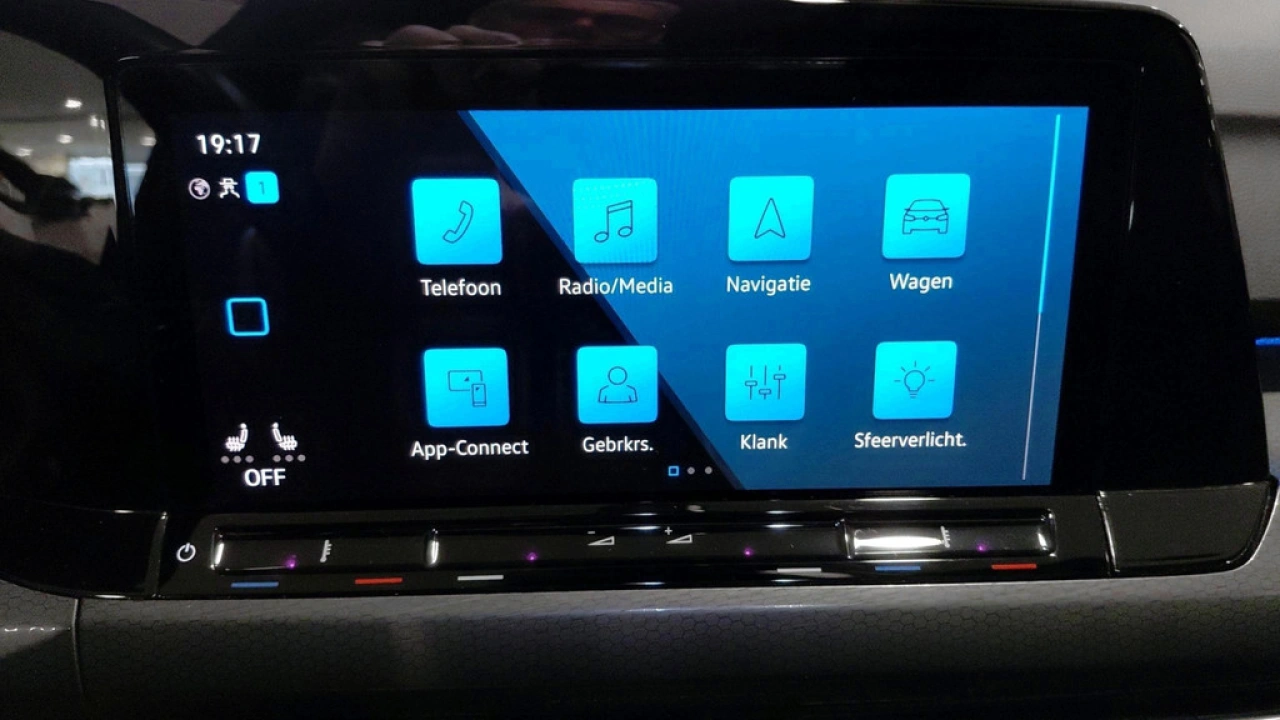 Volkswagen Golf GTE 1.4 eHybrid | Panoramadak | Camera | Head-Updisplay | LED Matrix |