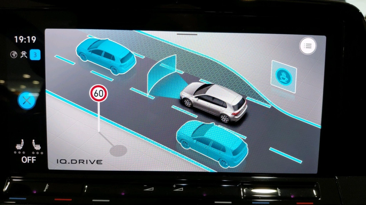 Volkswagen Golf GTE 1.4 eHybrid | Panoramadak | Camera | Head-Updisplay | LED Matrix |