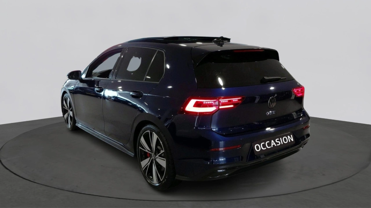 Volkswagen Golf GTE 1.4 eHybrid | Panoramadak | Camera | Head-Updisplay | LED Matrix |