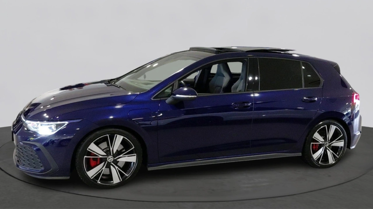 Volkswagen Golf GTE 1.4 eHybrid | Panoramadak | Camera | Head-Updisplay | LED Matrix |