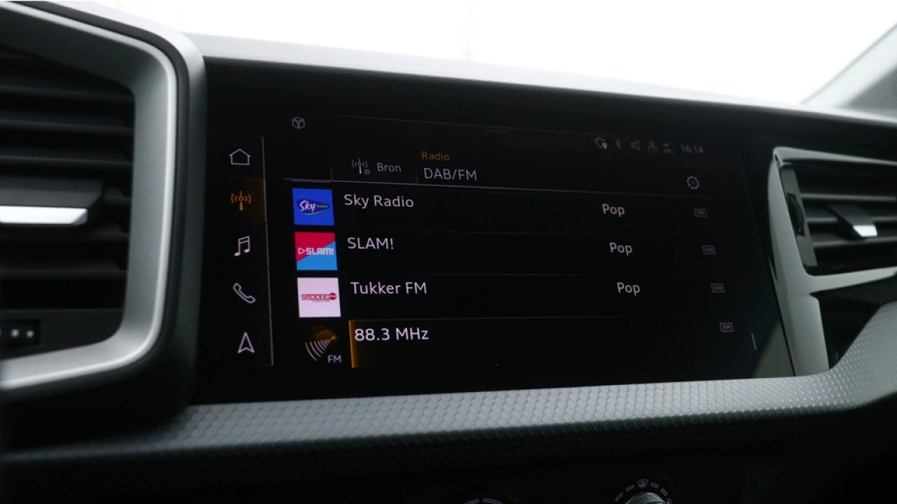 Audi A1 Sportback 30 TFSI 110PK Pro Line | Contrast dak | Sportstoelen | Cruise control |