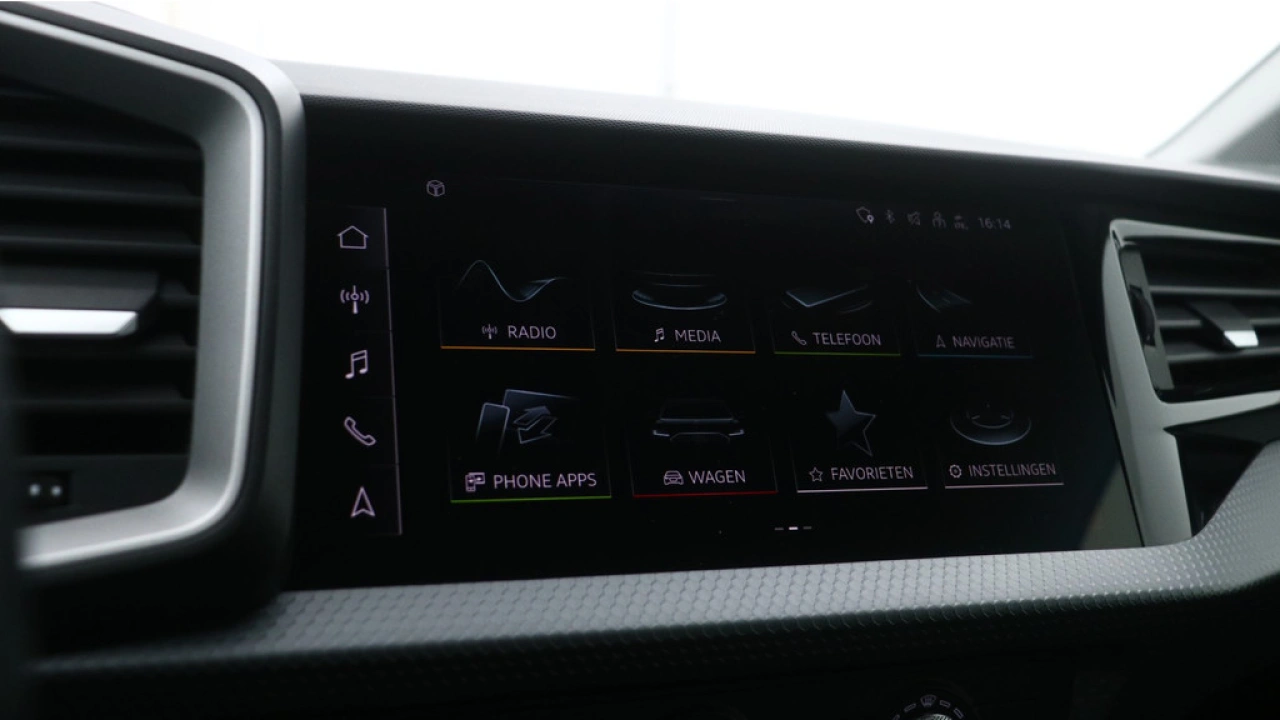 Audi A1 Sportback 30 TFSI 110PK Pro Line | Contrast dak | Sportstoelen | Cruise control |