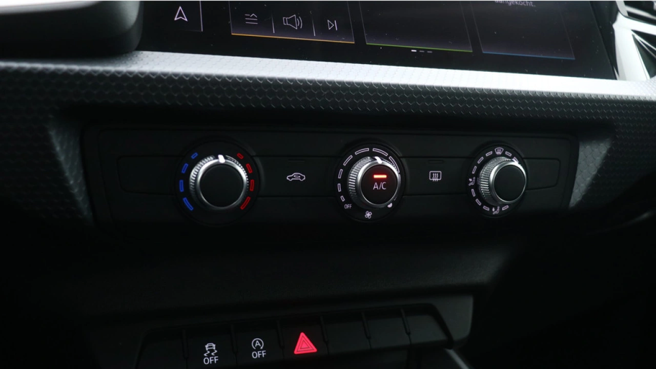 Audi A1 Sportback 30 TFSI 110PK Pro Line | Contrast dak | Sportstoelen | Cruise control |