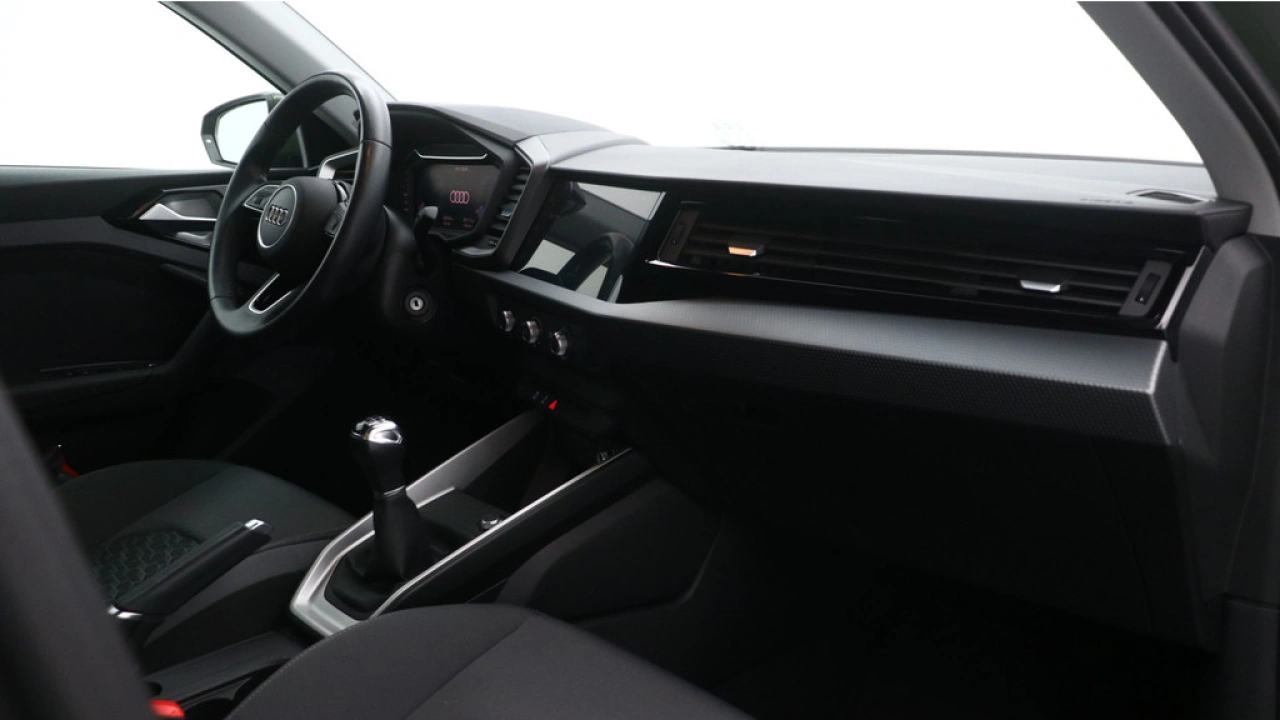 Audi A1 Sportback 30 TFSI 110PK Pro Line | Contrast dak | Sportstoelen | Cruise control |