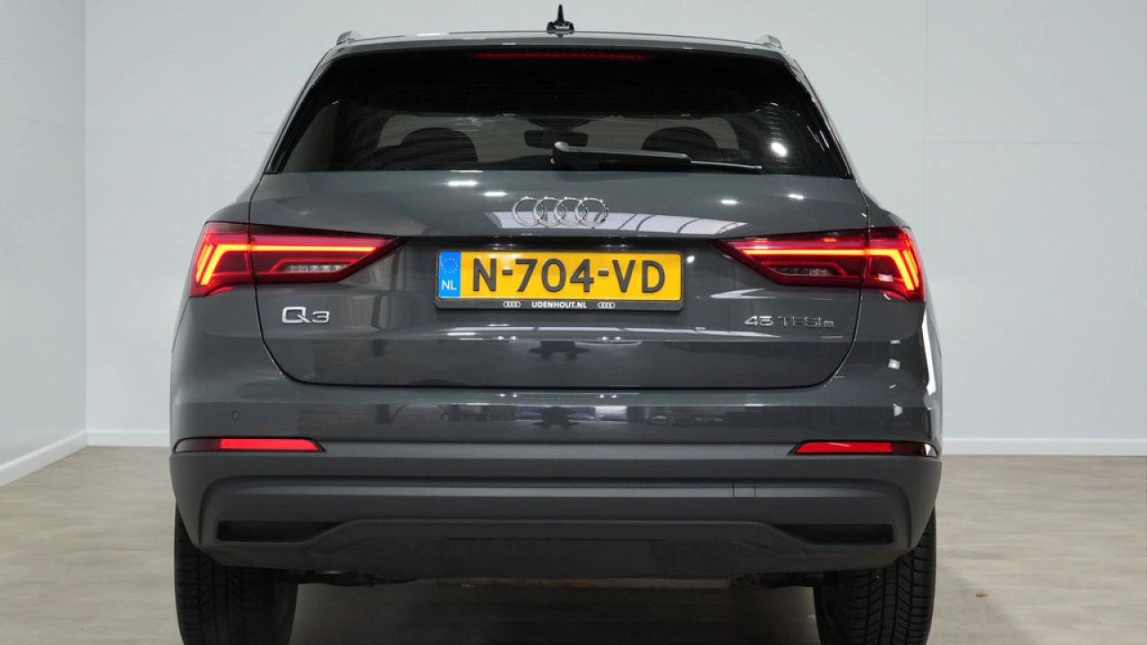Audi Q3 45 TFSI e Business Edition