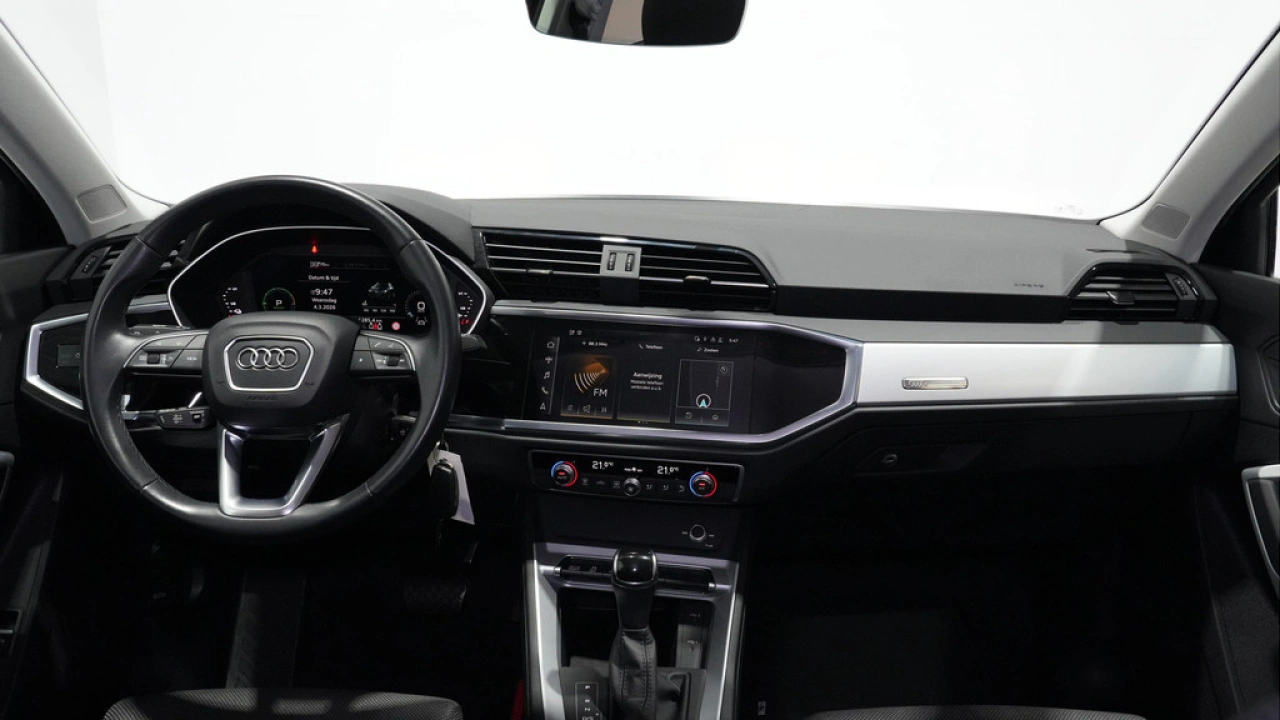 Audi Q3 45 TFSI e Business Edition