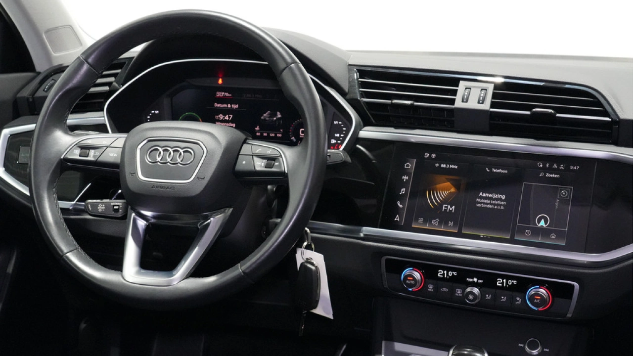 Audi Q3 45 TFSI e Business Edition