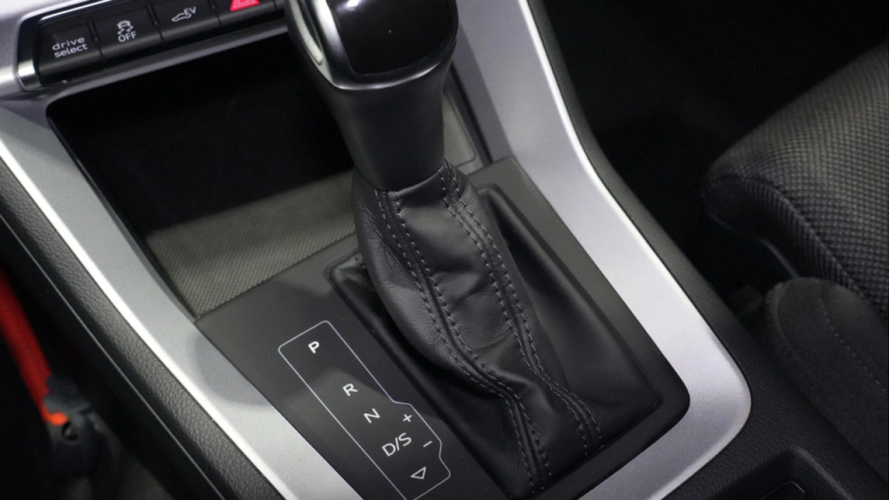 Audi Q3 45 TFSI e Business Edition