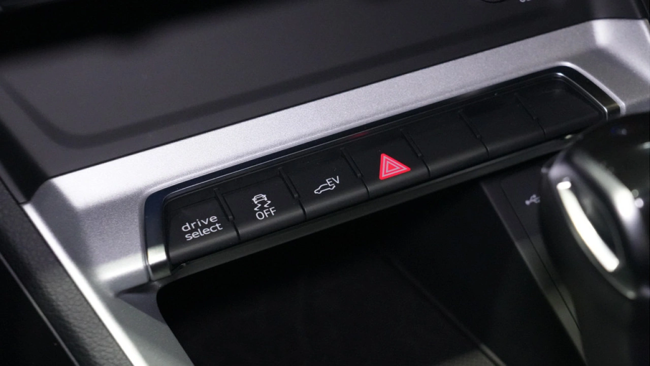 Audi Q3 45 TFSI e Business Edition